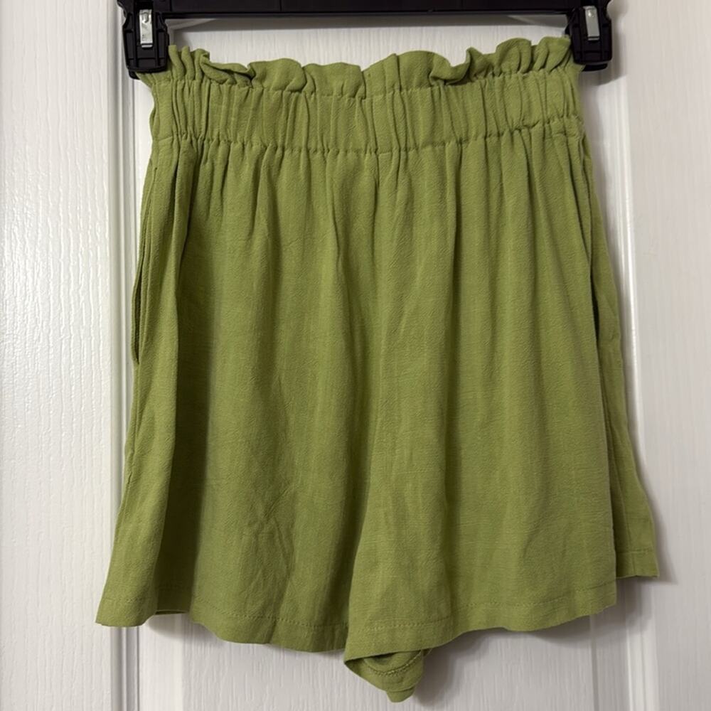 Double Zero green ruffle waist shorts with pockets size small - Picture 4 of 6